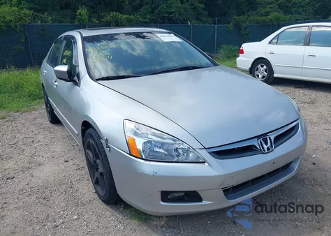 2007 Honda Accord 3.0 Ex z USA, uszkodzony, nr VIN 1HGCM66577A012689
